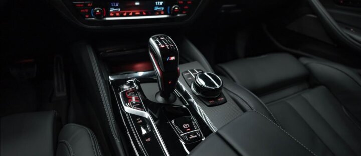BMW M5 4,4 COMPETITION, KERAMICKÉ BRZDY, LASER, H/K, ZÁRUKA
