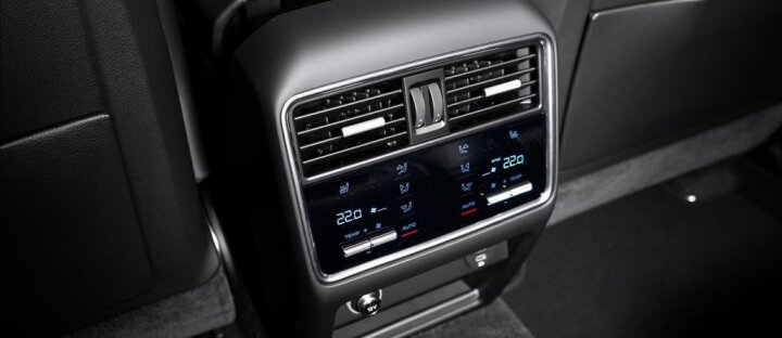 Porsche Cayenne Coupe Turbo, Sport design paket, keramiky