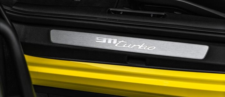 Porsche 911 Turbo coupe, keramiky, Matrix, PASM, CZ