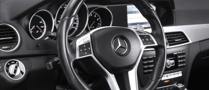 Mercedes-Benz Třídy C C63 AMG coupe black series optik paket