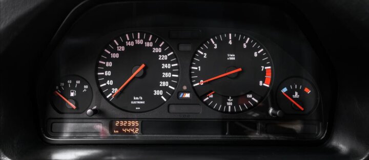 BMW M5 E34 Touring, manuál 6st.