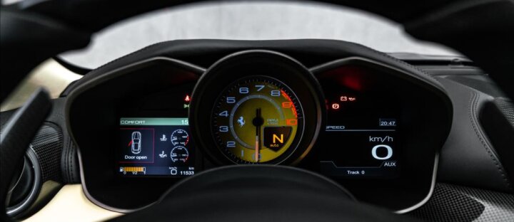 Ferrari FF FF V12 bicolor, Daytona, kamera, CZ