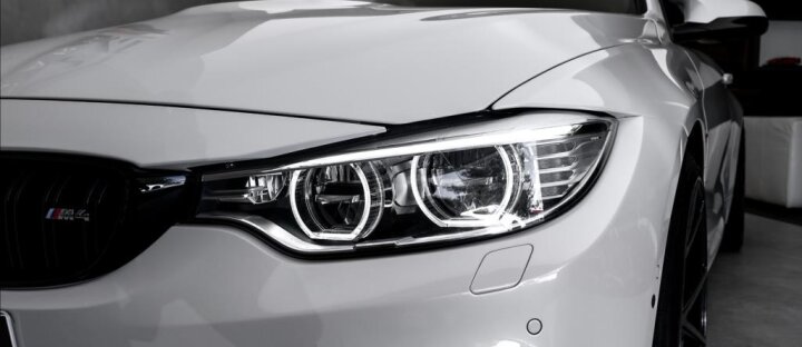 BMW M4 coupe, LED, asistenty, kovaná kola, 520PS