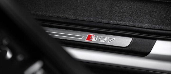 Audi SQ7 biTDI quattro, Matrix, RSE, nezávislé, HUD