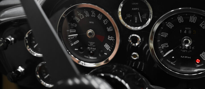 Aston Martin DB6 BR VANTAGE, KOMPLETNÁ RENOVÁCIA