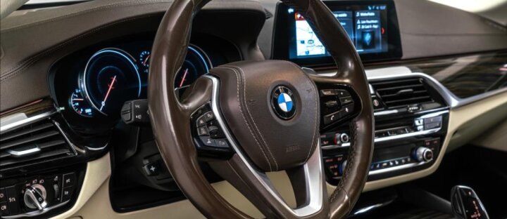 BMW Řada 5 540i xD Touring, Sport line, Individual