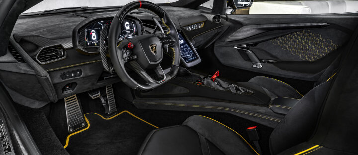 Lamborghini Revuelto