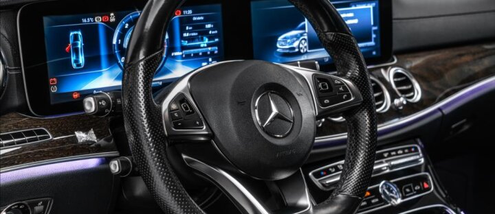 Mercedes-Benz Třídy E E 220 d AMG, LED