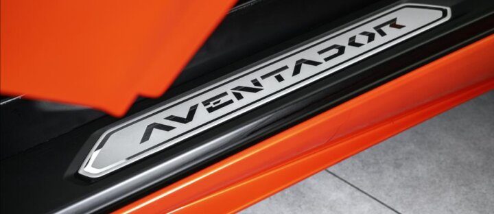 Lamborghini Aventador LP 700-4