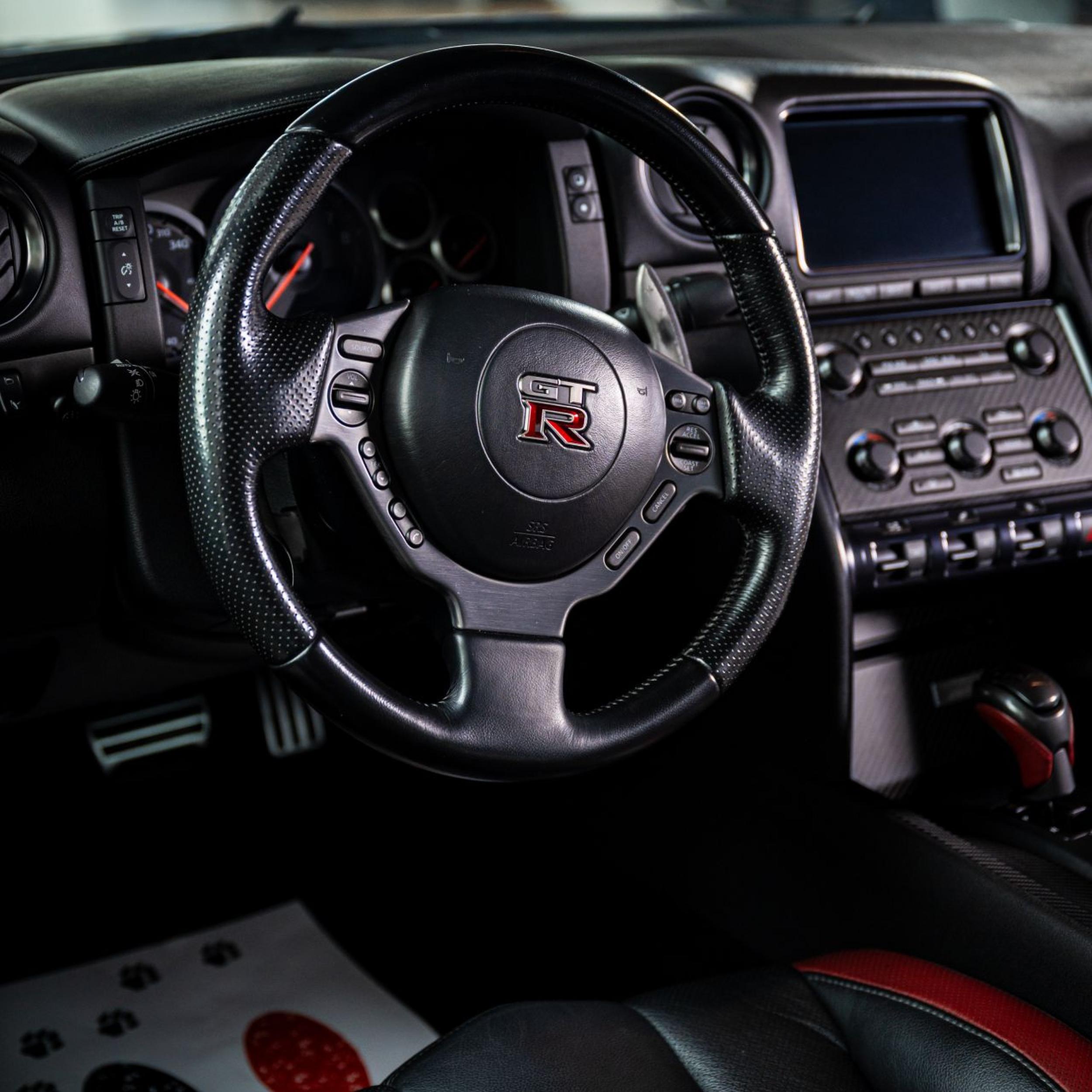 AR CARS a Nissan GT-R Black Edition (2012)